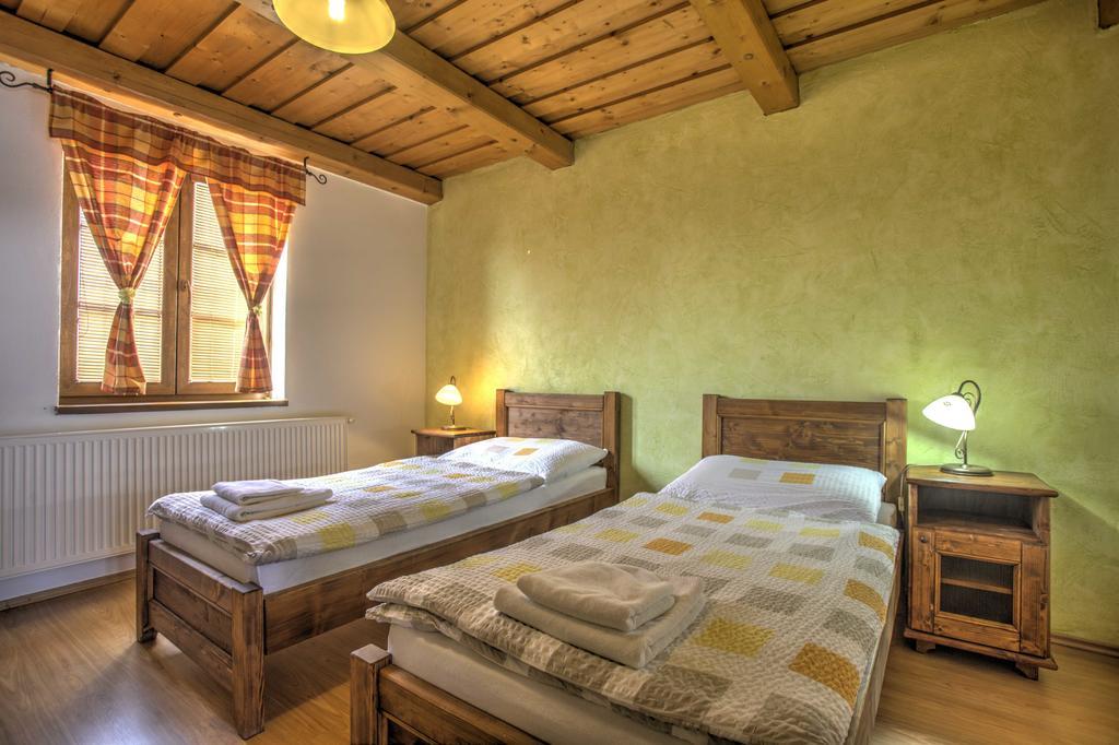 Penzion Grobsky Dvor Slovensky Grob Rom bilde